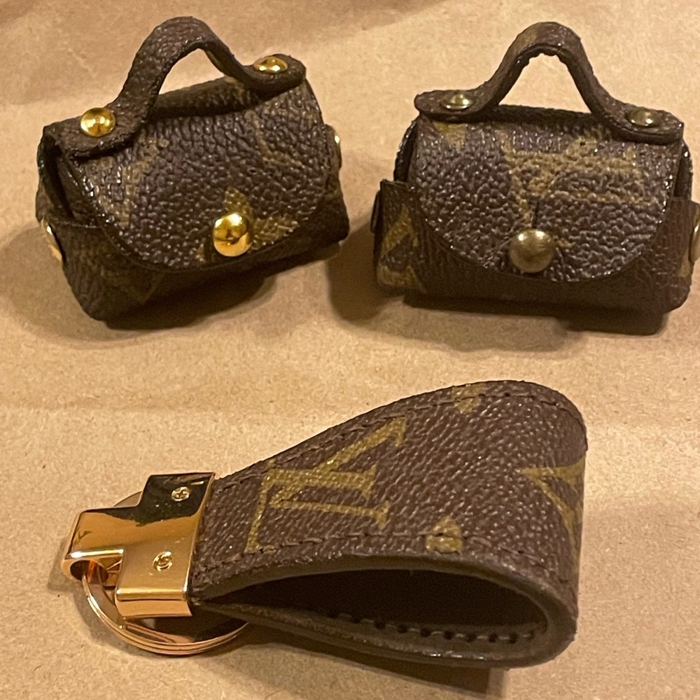 Upcycled Louis Vuitton Brown Monogram Keyring with Gold Hardware - Picture 8 of 8
